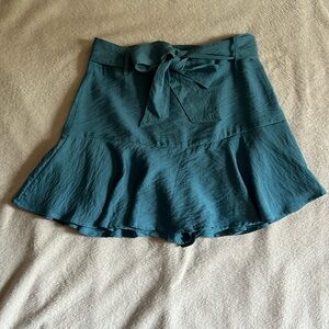 Lulus skort
